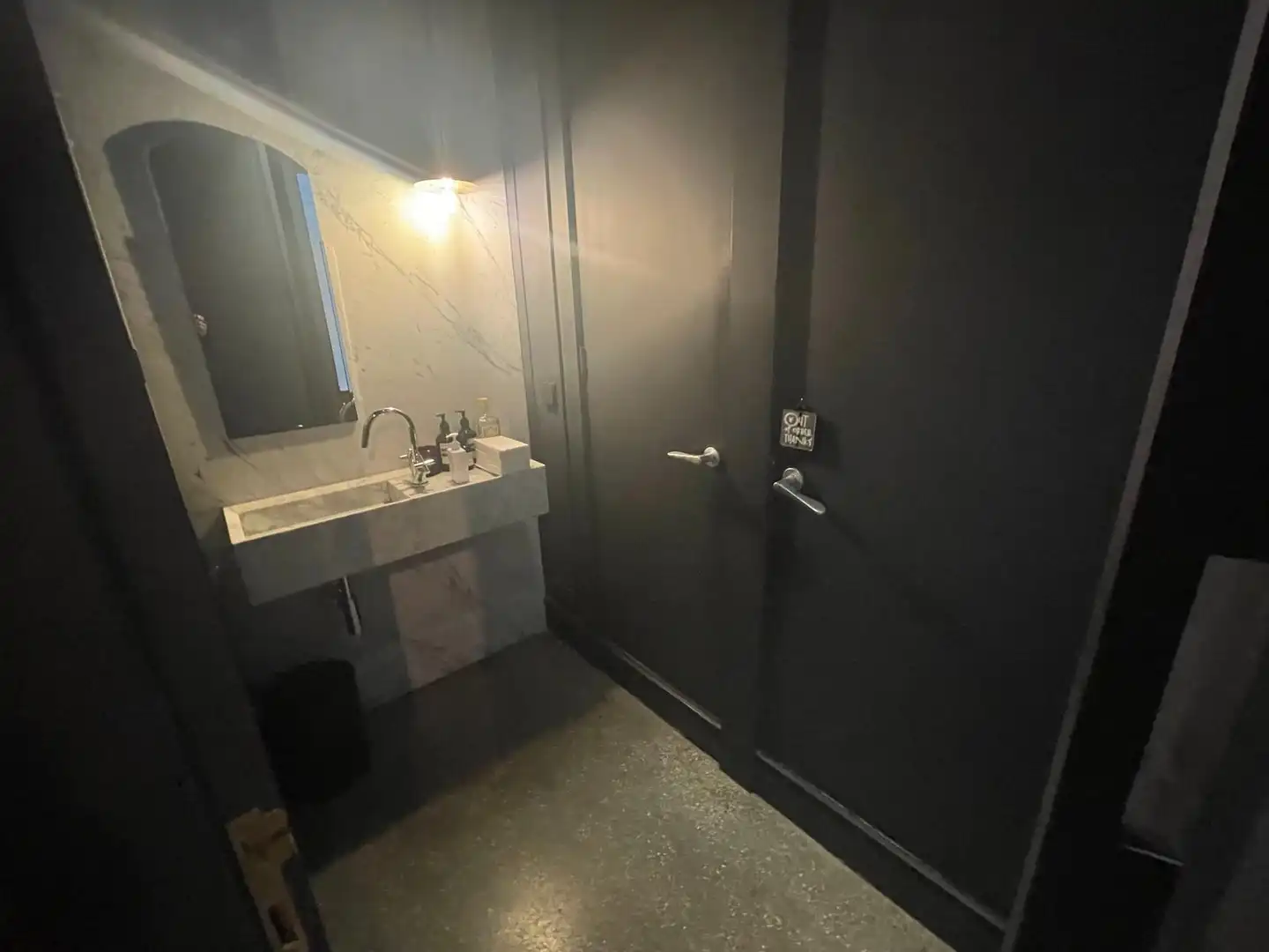 Baño de Local de alquiler en Madrid con Aire acondicionado y Calefacción