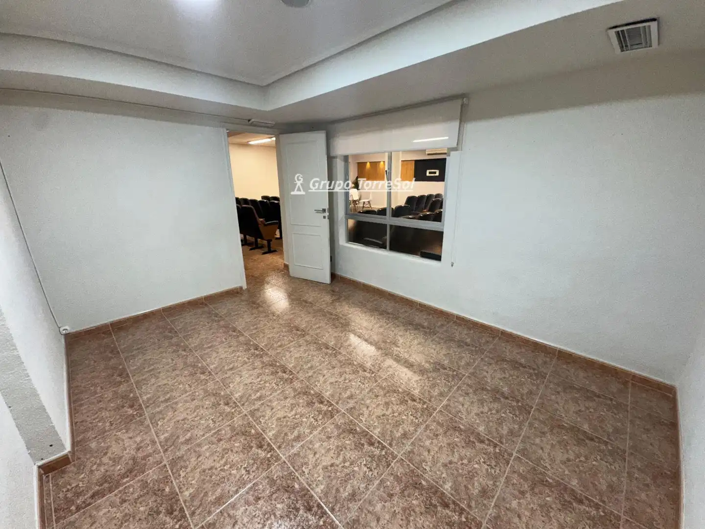 Gewerbefläche zum Verkauf in Clara Campoamor, imagen 6