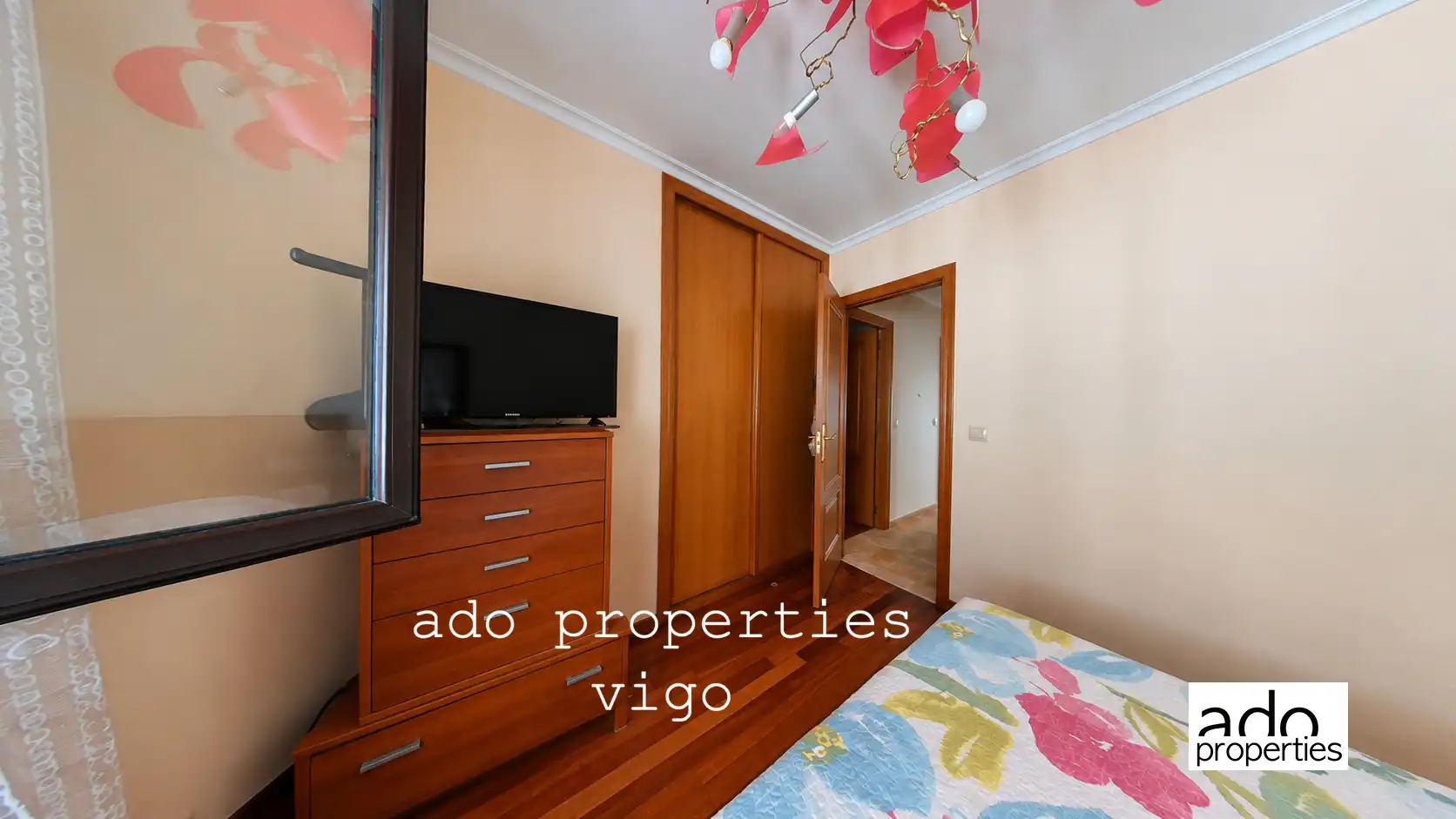 Schlafzimmer von Wohnung zum Verkauf in Redondela mit Heizung, Parkett und Möbliert