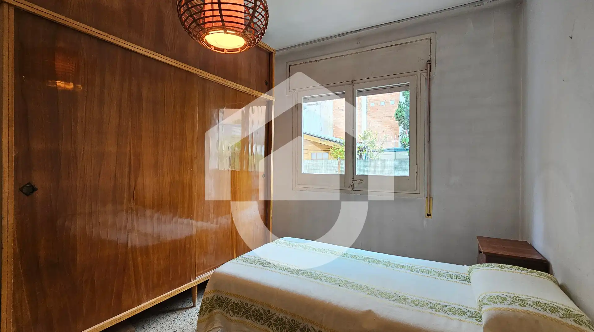 Schlafzimmer von Wohnung zum Verkauf in Barcelona mit Möbliert, Ofen und Balkon