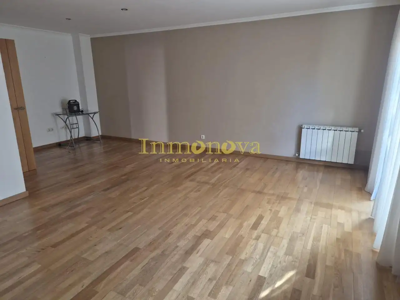 Sala d'estar de Casa adosada en venda en A Merca   amb Calefacció, Jardí privat i Terrassa