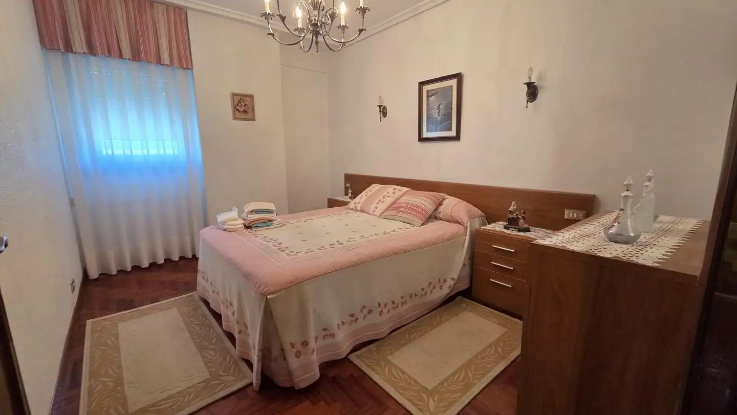 Bedroom of Flat for sale in Vigo   with Furnished