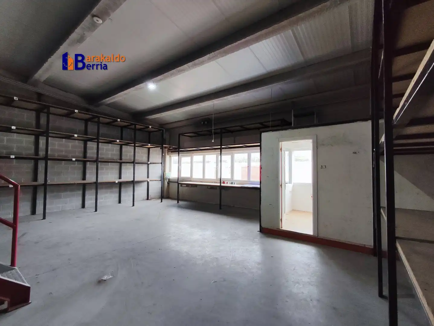 Nave industrial en venta en Santurtzi  con Alarma