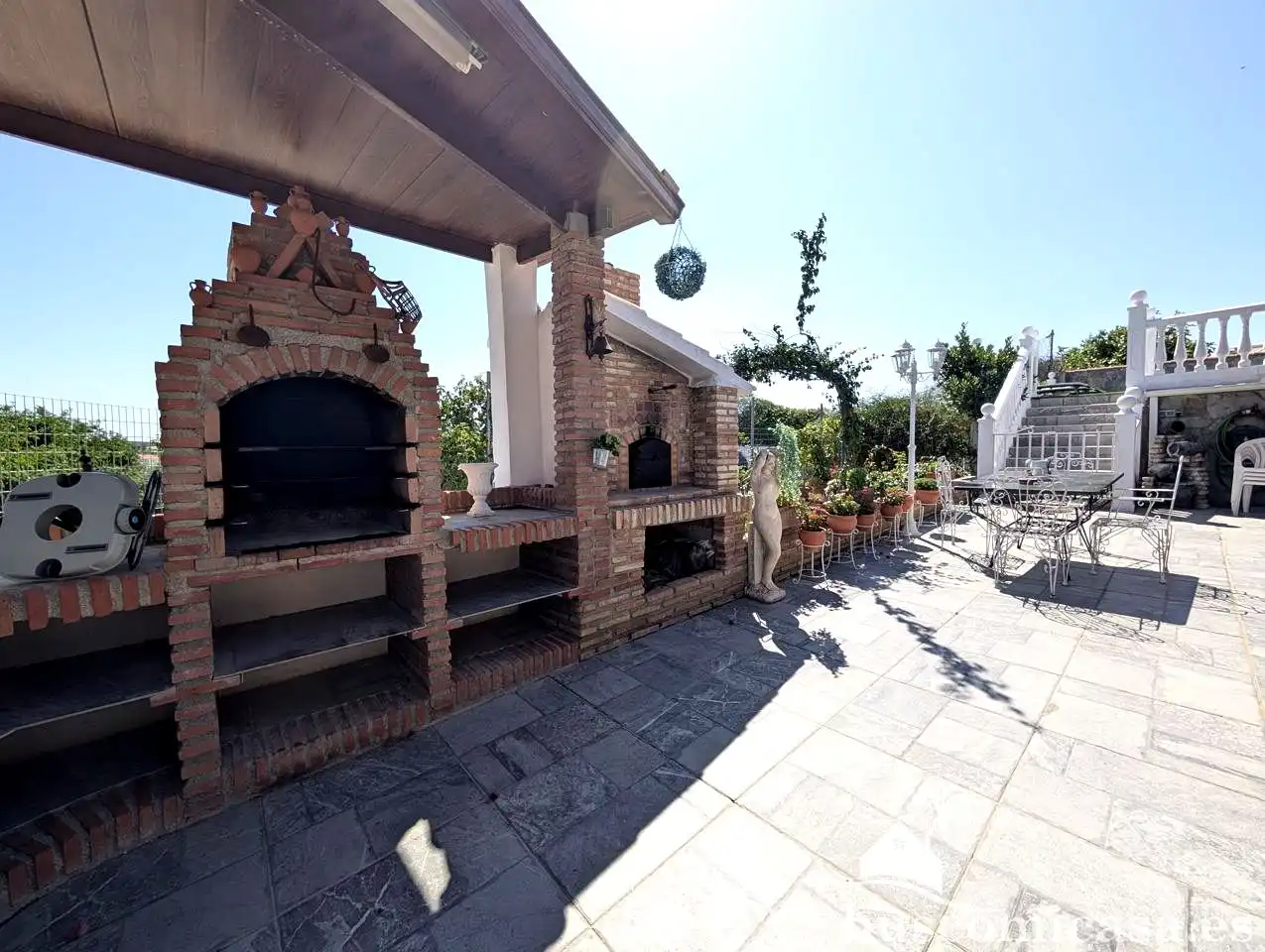 Terrassa de Finca rústica en venda en Linares amb Aire condicionat, Jardí privat i Terrassa