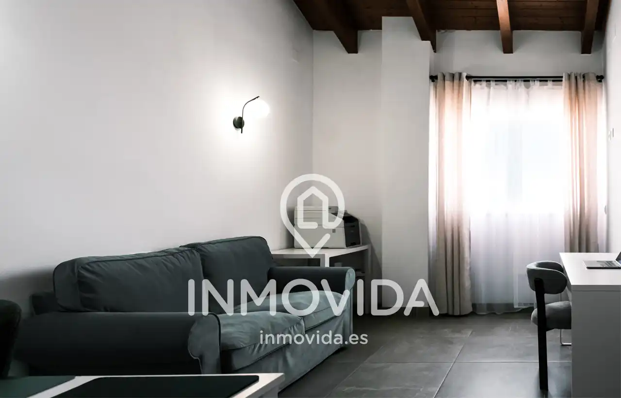 Sala d'estar de Casa o xalet en venda en L'Énova amb Aire condicionat, Jardí privat i Terrassa