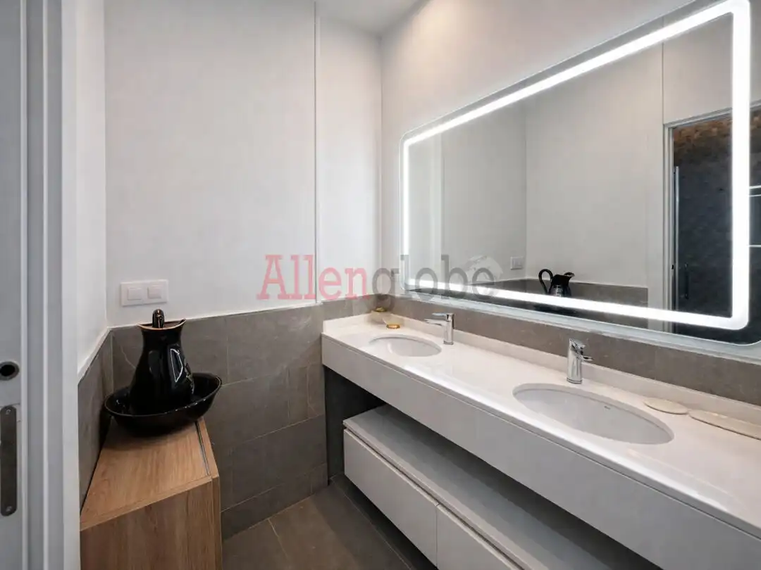 Badezimmer von Wohnung zum Verkauf in Oviedo  mit Heizung und Parkett