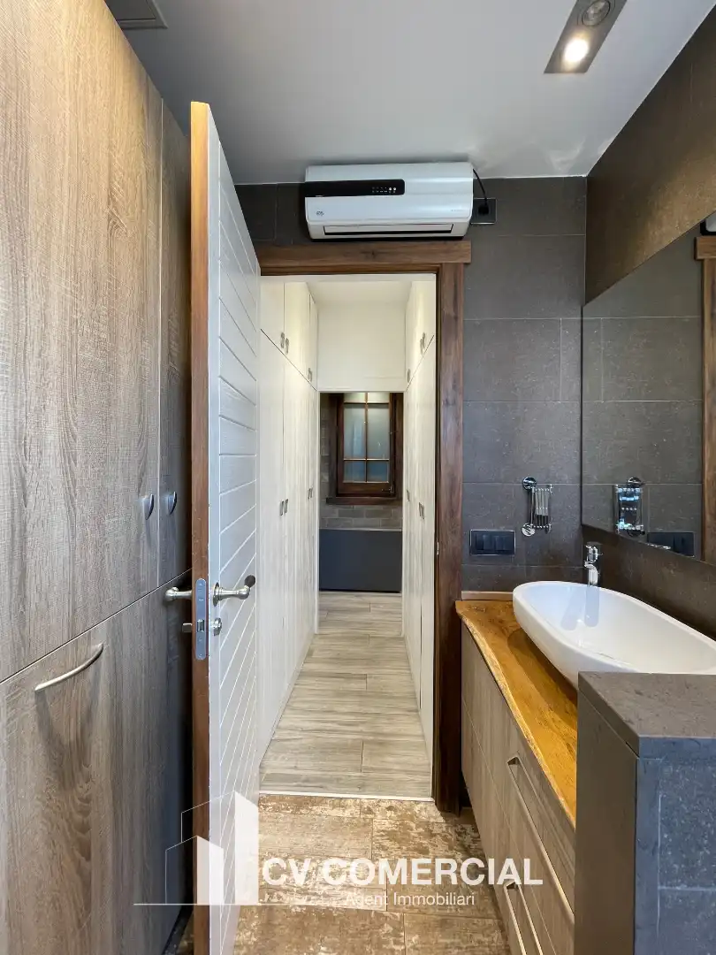 Bathroom of Flat for sale in Barcelona  with Air Conditioner, Heating and Parquet flooring