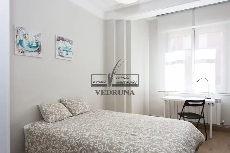 Schlafzimmer von Wohnung zur Miete in Zaragoza mit Heizung