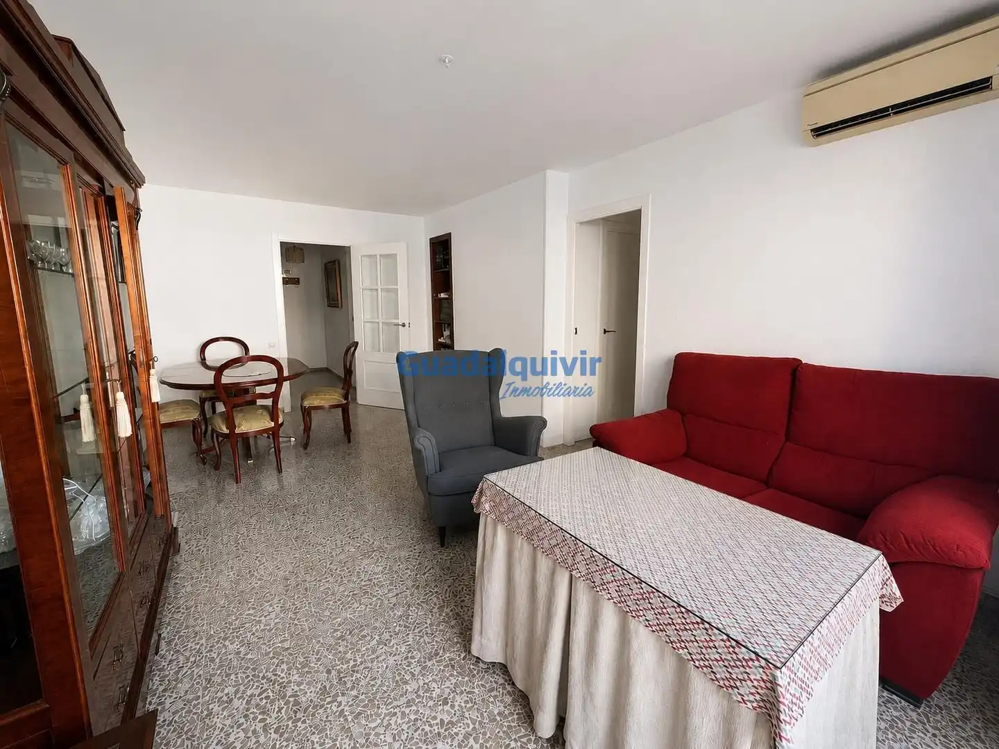 Living room of Flat for sale in Sevilla  with Air Conditioner, Terrace and Storage room