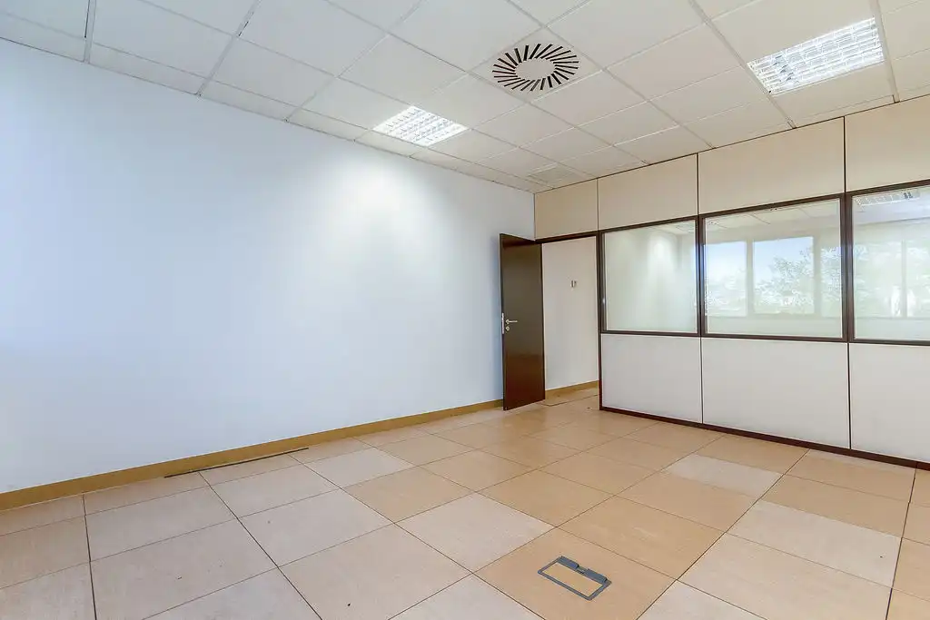 Business premises for sale in Av Vía Láctea, imagen 16