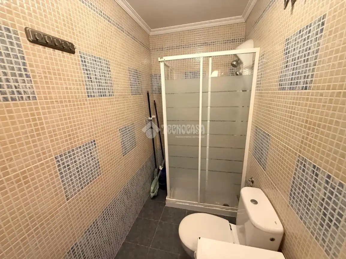 Bathroom of Study for sale in Madrid  with Air Conditioner, Alarm and Home automation