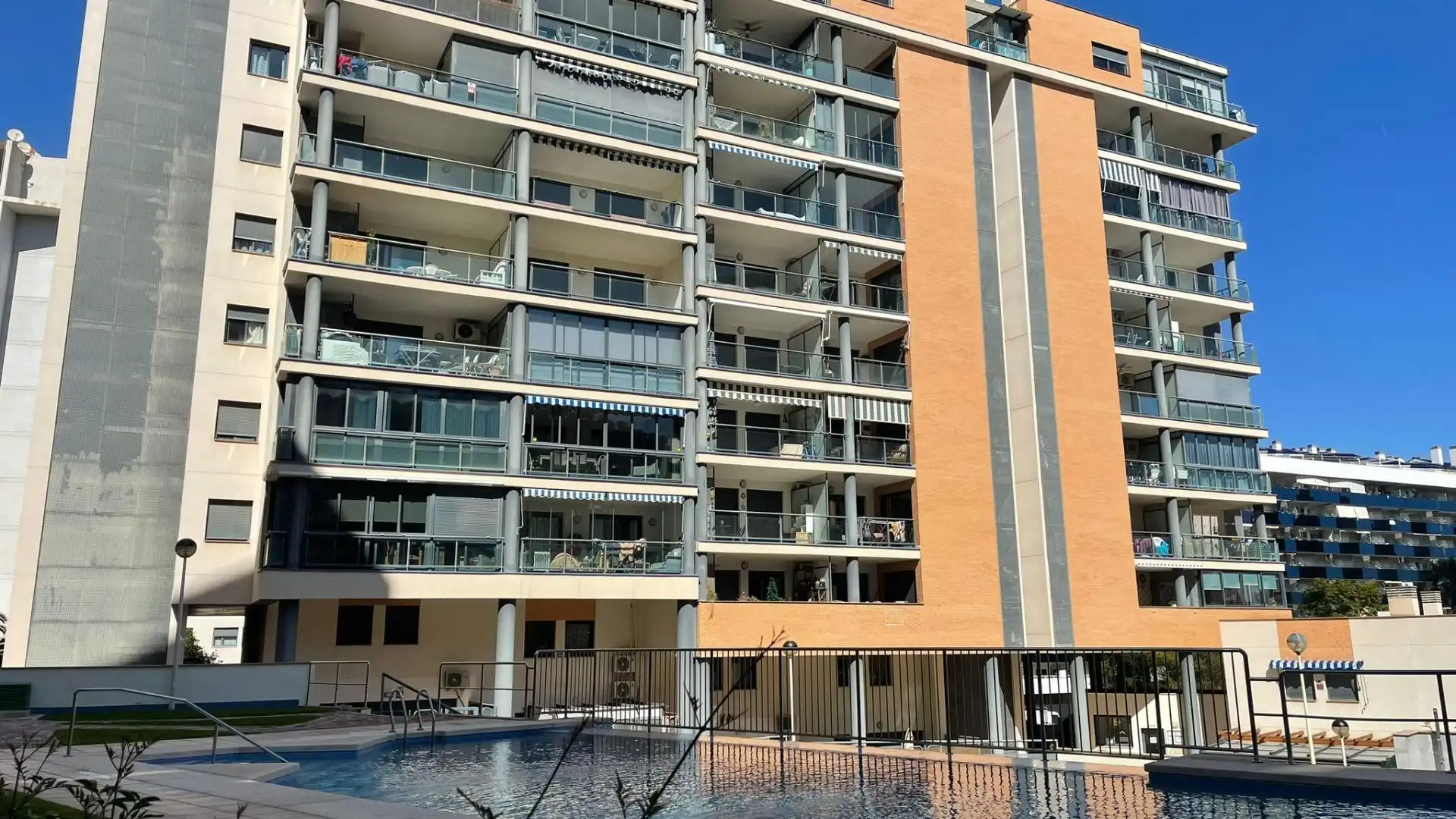 Vista exterior de Apartamento de alquiler en Villajoyosa / La Vila Joiosa