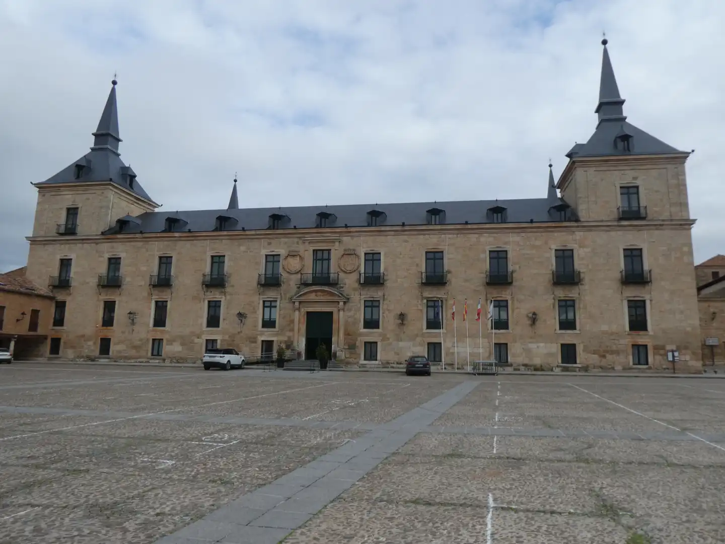 Vista exterior de Casa adosada en venda en Zael amb Jardí privat i Moblat