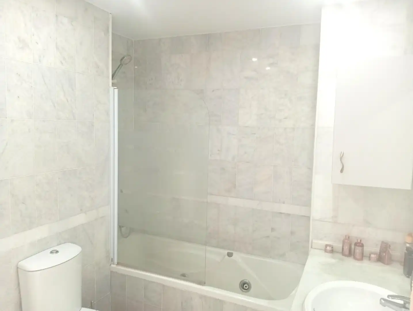 Baño de Piso en venta en Málaga con Aire acondicionado, Calefacción y Jardín privado