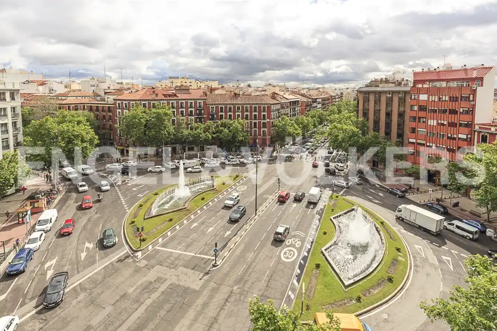 Außenansicht von Wohnung zur Miete in Madrid mit Klimaanlage, Heizung und Möbliert