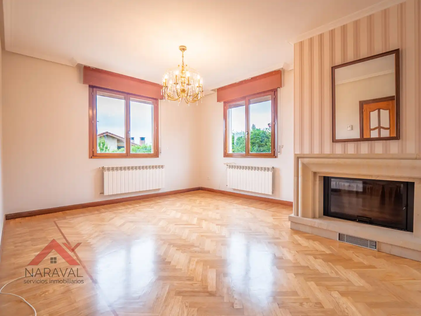 Sala d'estar de Casa o xalet en venda en Zigoitia amb Calefacció, Jardí privat i Parquet