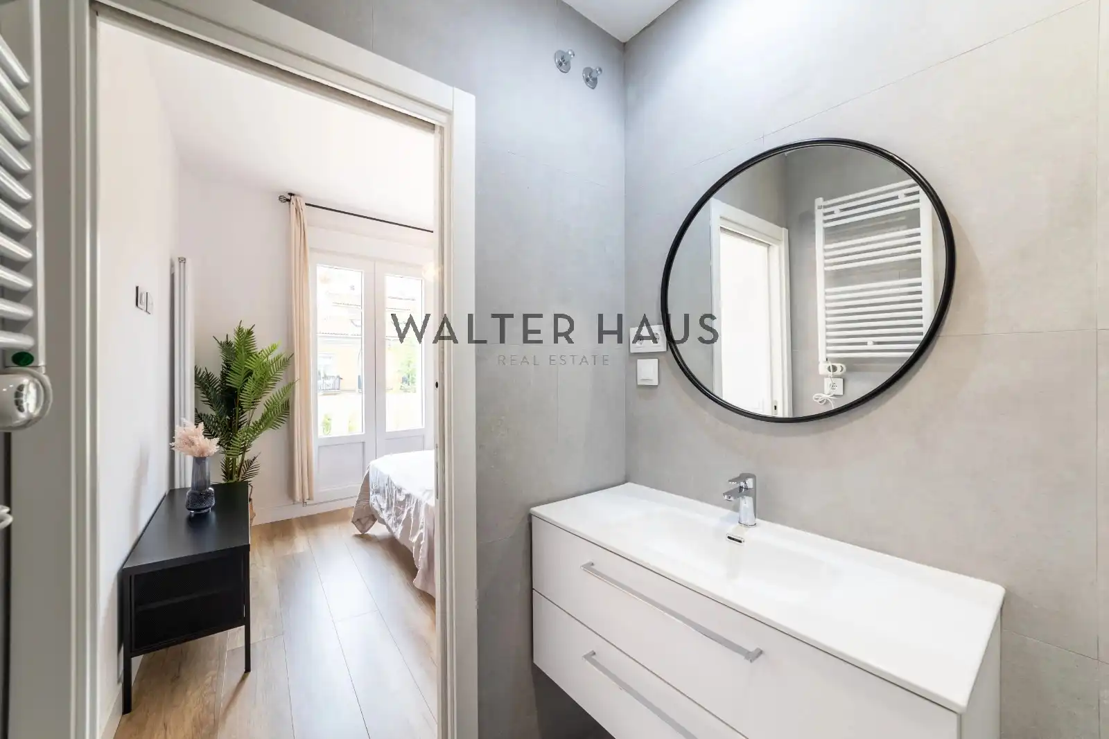 Bathroom of Flat for sale in Madrid  with Air Conditioner, Heating and Furnished
