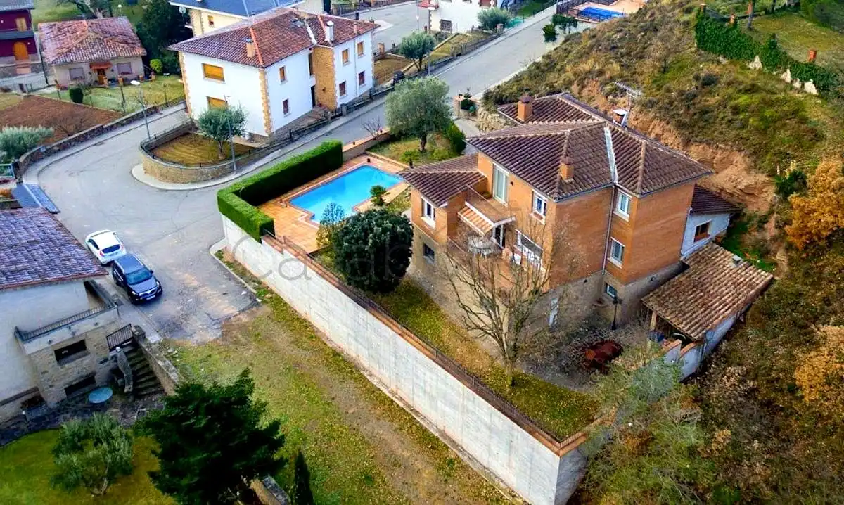 Vista exterior de Casa o chalet en venta en Olost con Jardín privado, Terraza y Piscina