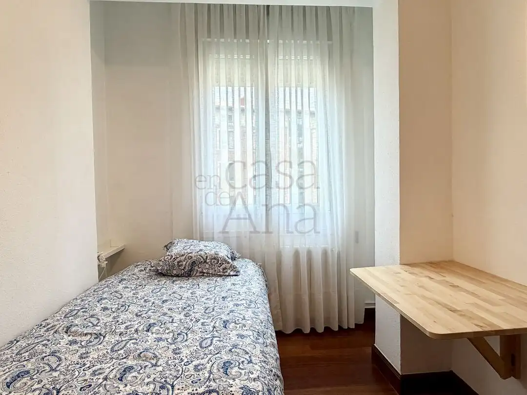 Schlafzimmer von Wohnung zum Verkauf in Bilbao  mit Heizung und Balkon