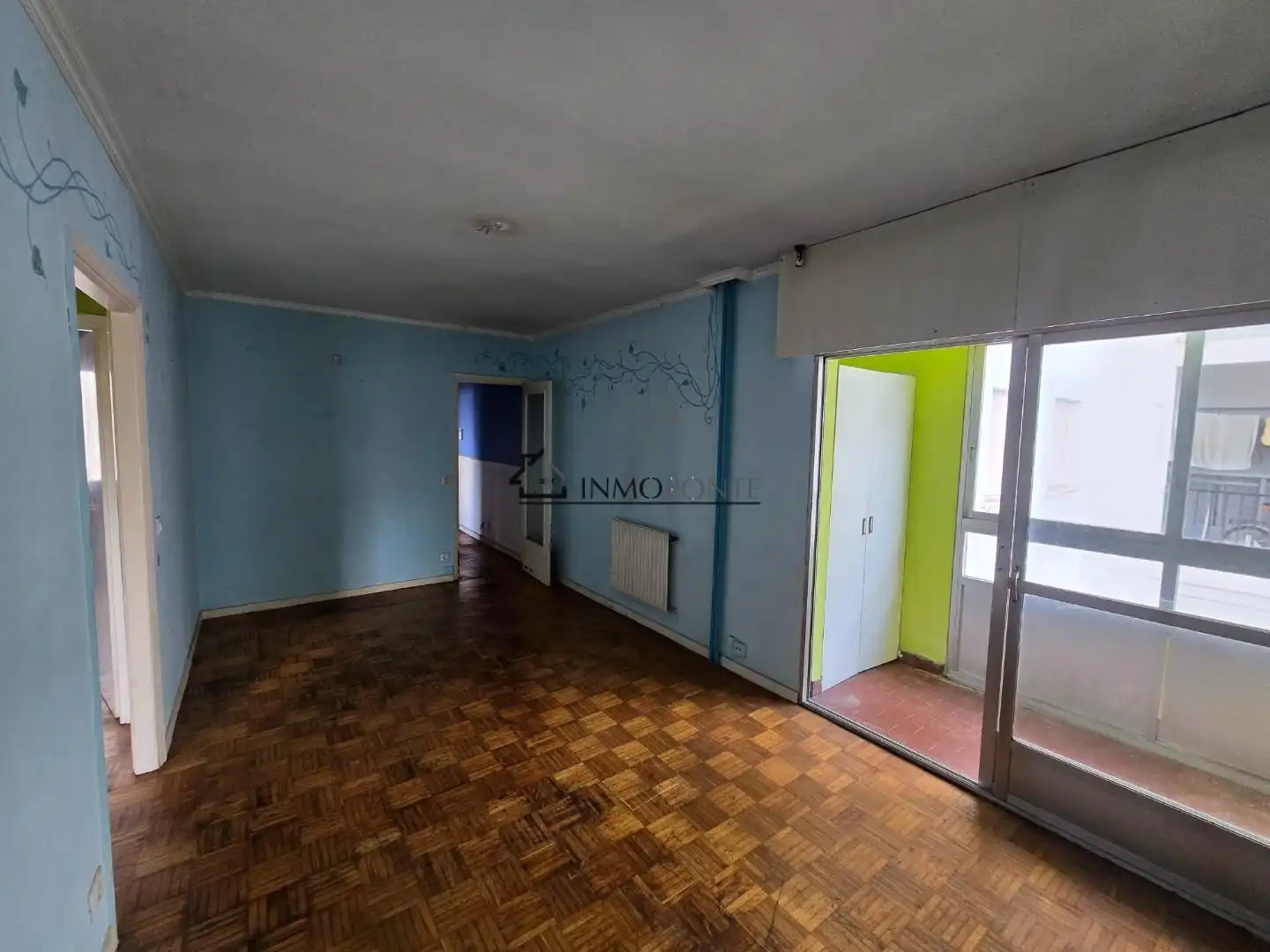 Wohnzimmer von Wohnung zum Verkauf in Pontevedra Capital  mit Heizung, Parkett und Terrasse