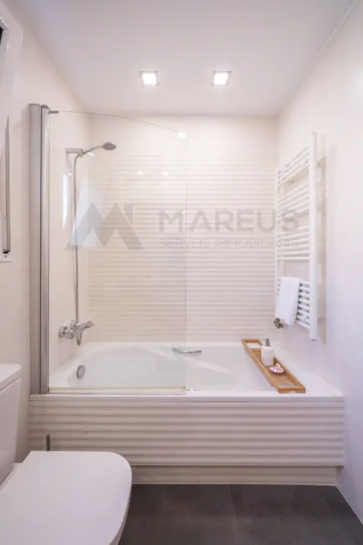 Bathroom of Houses for sale in Sant Esteve Sesrovires  with Heating, Private garden and Terrace