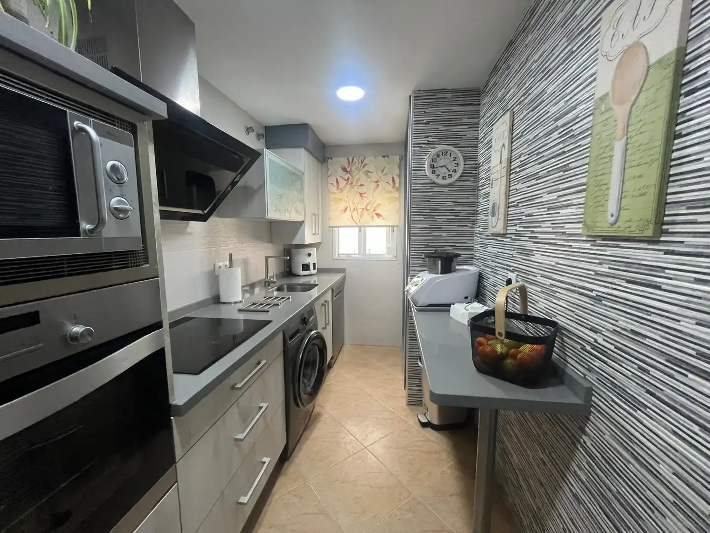 Küche von Wohnung zum Verkauf in  Huelva Capital mit Klimaanlage und Heizung