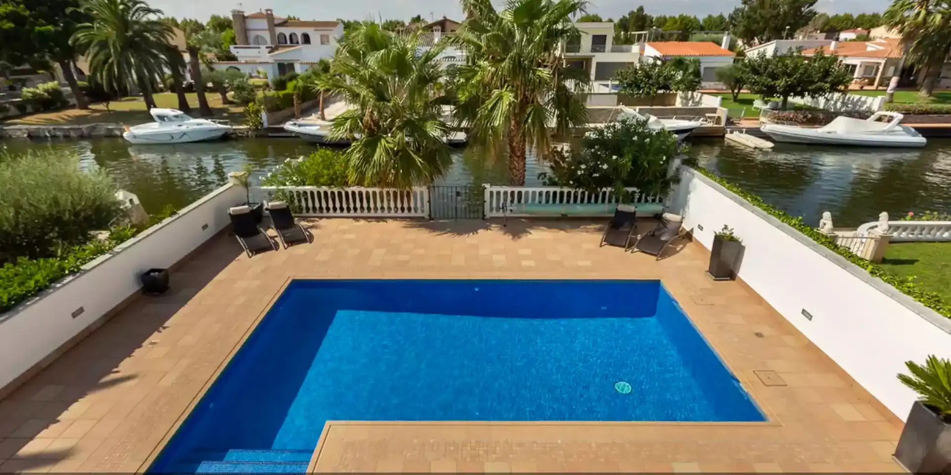 Casa con piscina en venta en EBRE