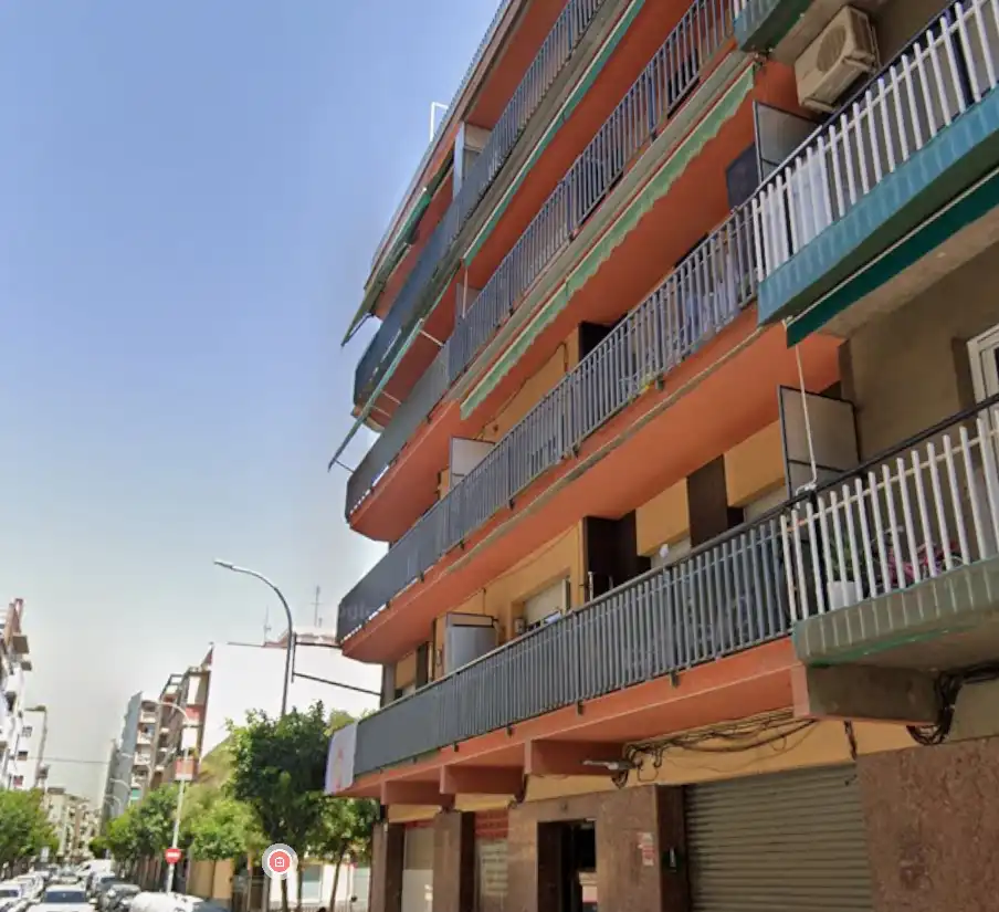 Vista exterior de Pis en venda en El Prat de Llobregat amb Balcó
