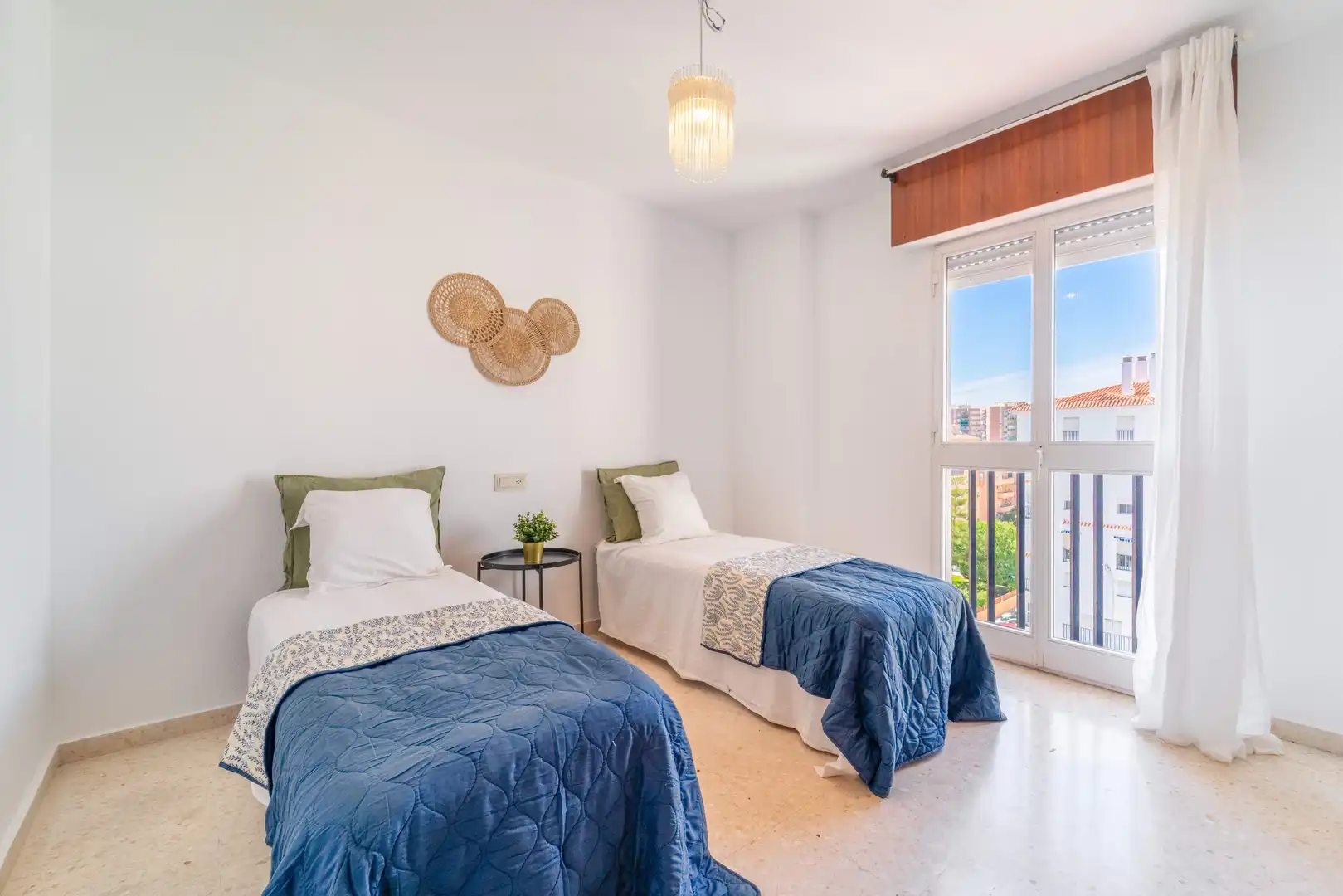 Habitación de Piso en venta en Fuengirola con Terraza, Trastero y Piscina comunitaria
