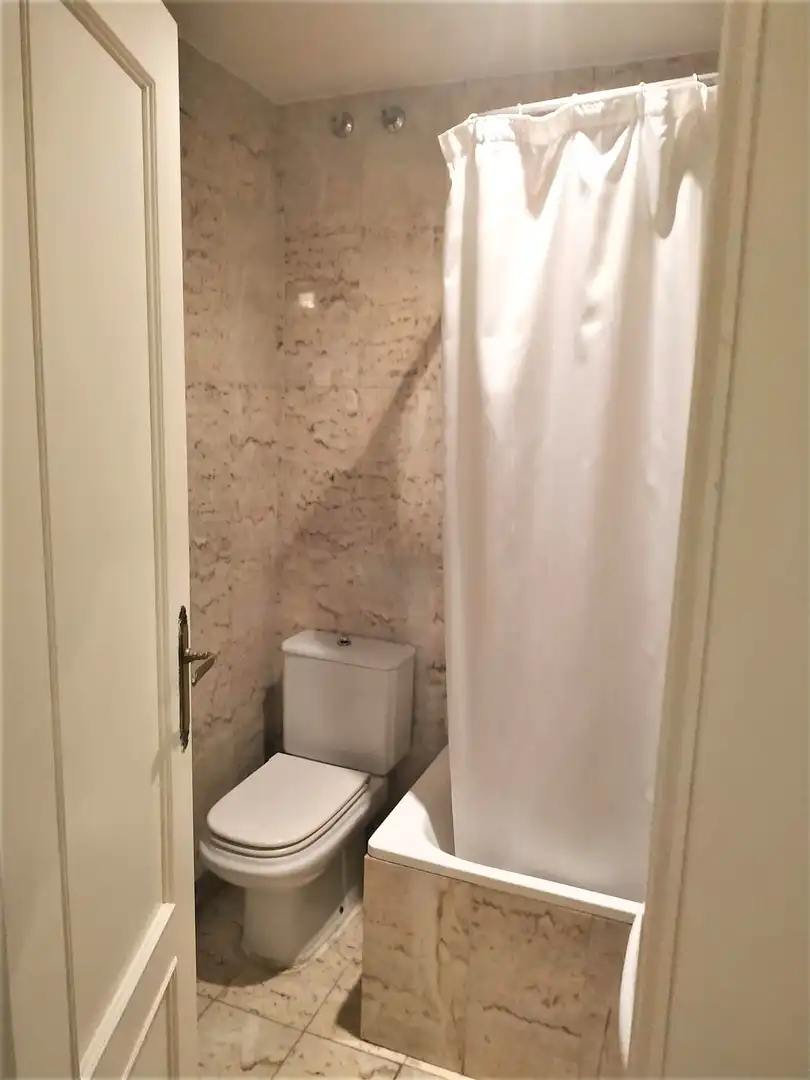 Bany de Apartament de lloguer en Casco Antiguo