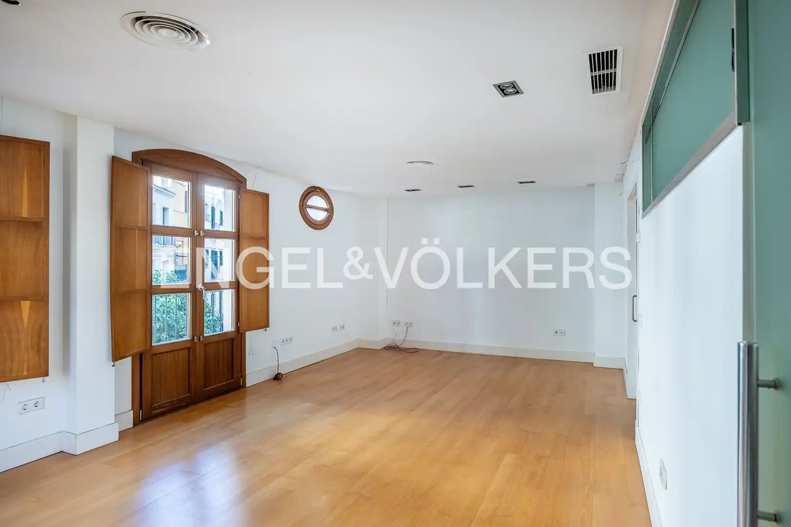Dining room of Houses for sale in Sevilla  with Air Conditioner, Heating and Storage room