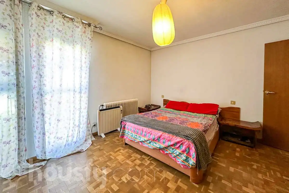 Detached homes for sale in Calle del Grabado, Sector 3