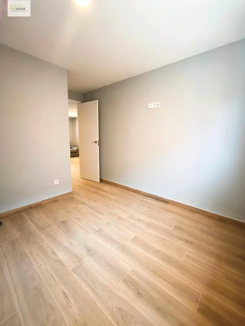 Schlafzimmer von Wohnung zur Miete in Santander mit Heizung und Möbliert