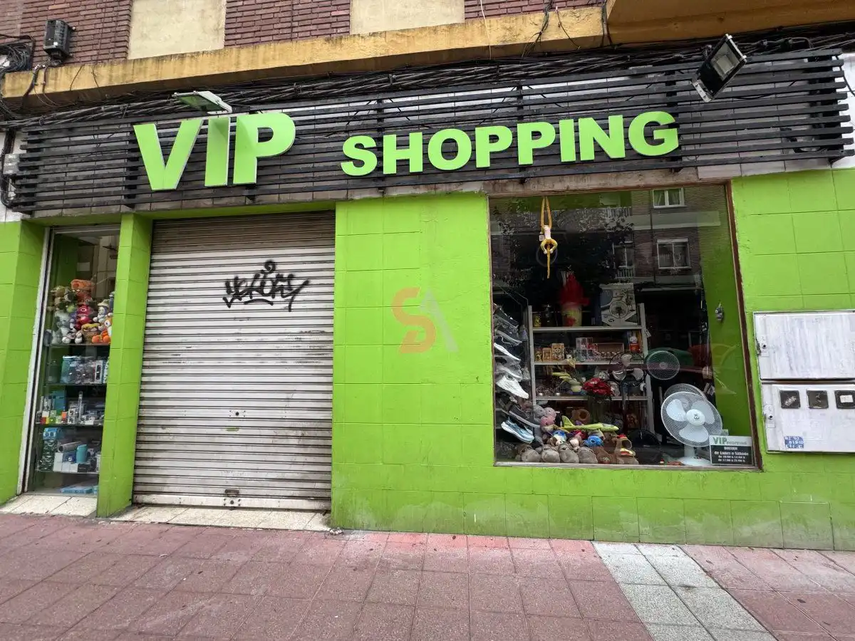 Local comercial en venda a PEREZ GALDÓS