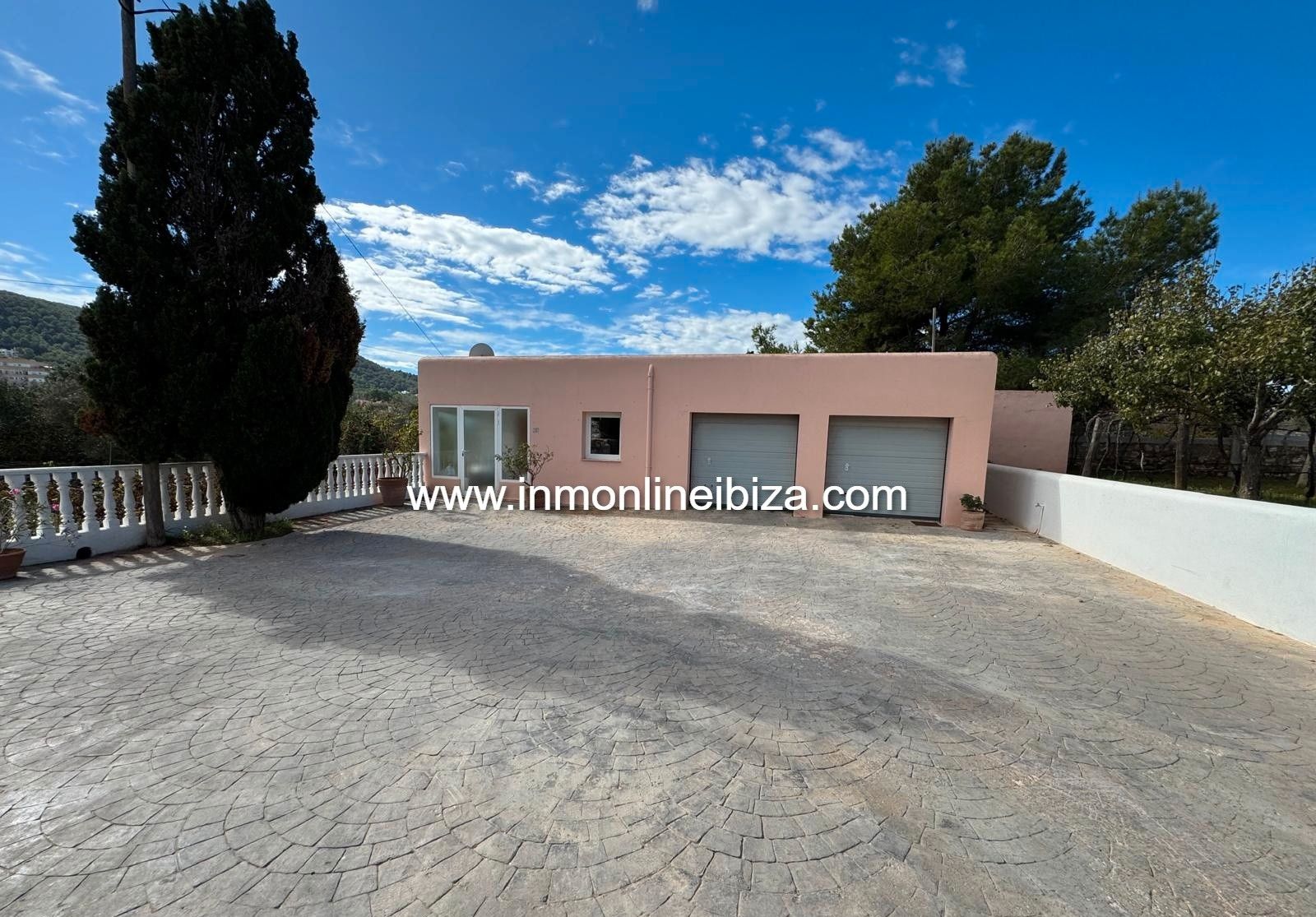 Vista exterior de Apartamento de alquiler en Santa Eulària des Riu con Amueblado, Horno y Lavadora