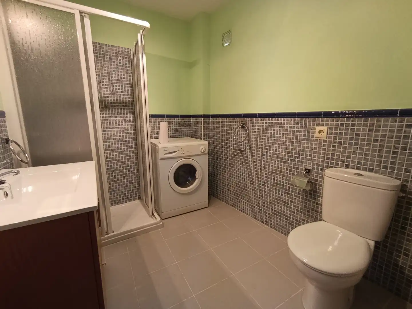 Baño de Piso en venta en Benavente con Calefacción, Parquet y Amueblado