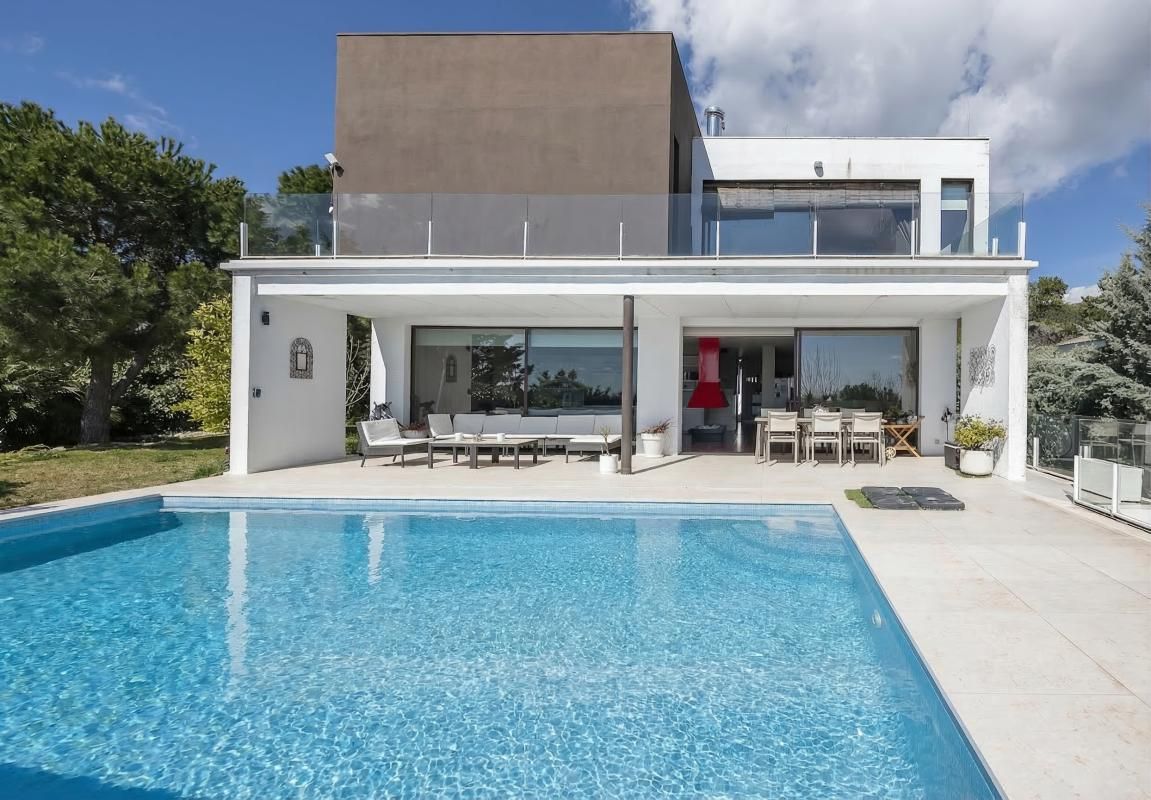 Piscina de Casa o xalet en venda en Valdemorillo amb Calefacció, Jardí privat i Terrassa