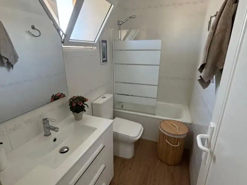 Semi-detached house with pool for sale in Avenida Laguna Azul 76, imagen 16