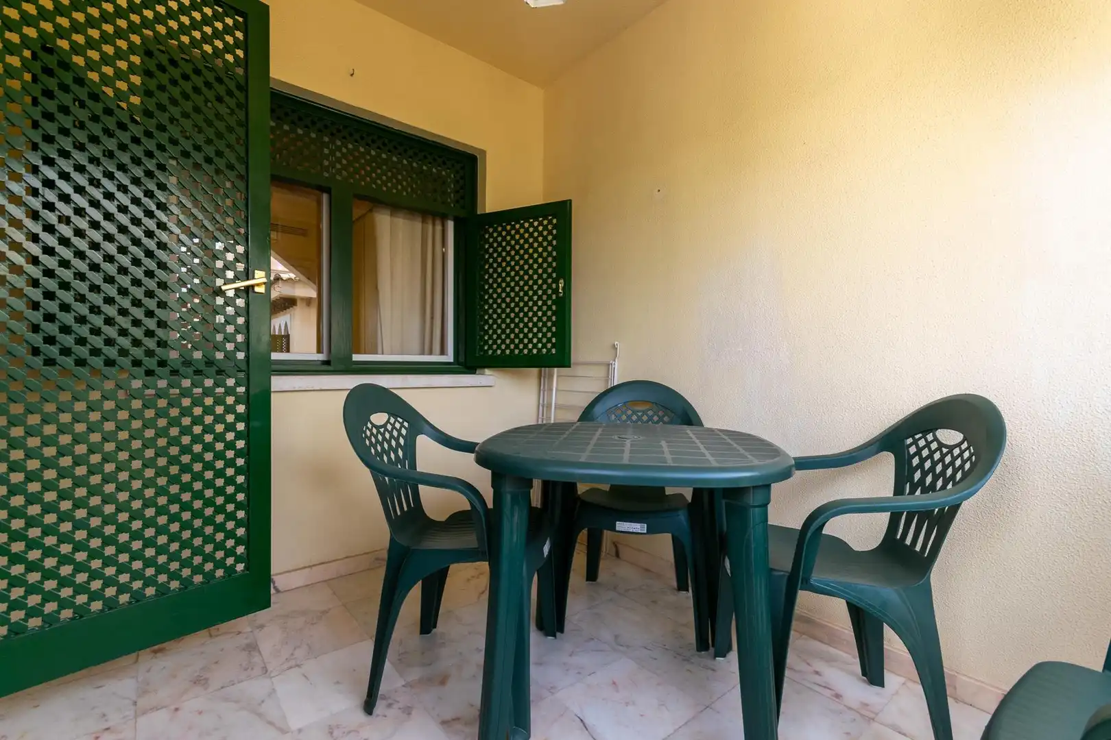 Terraza de Piso de alquiler en Santa Pola con Terraza y Piscina comunitaria