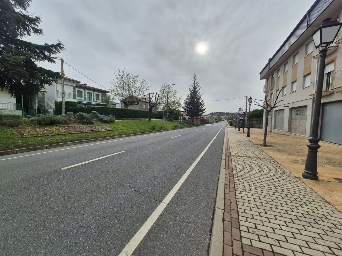 Vista exterior de Dúplex en venta en Navaluenga con Calefacción, Terraza y Amueblado