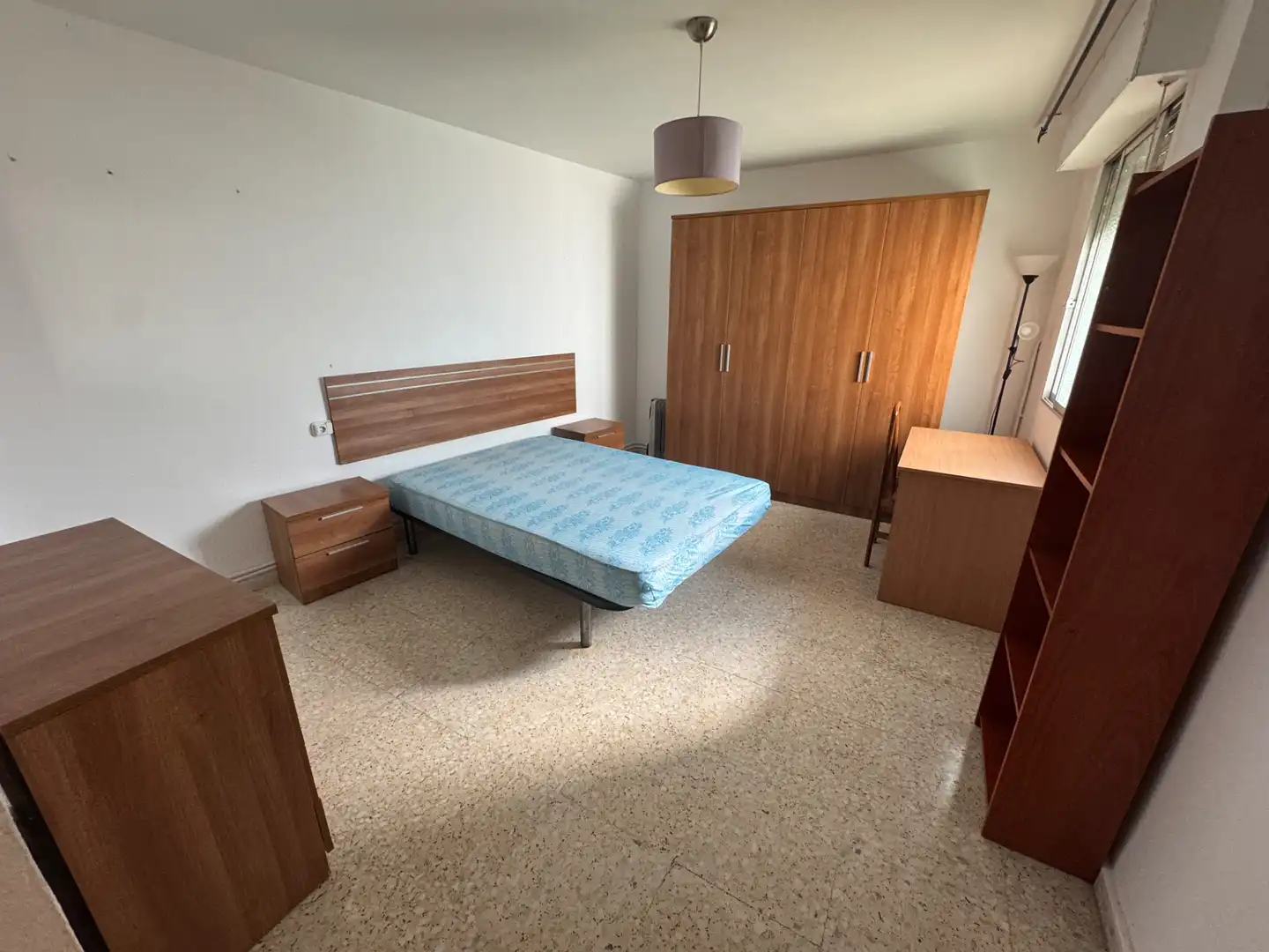 Habitación de Ático en venta en Jaén con Aire acondicionado, Terraza y Amueblado