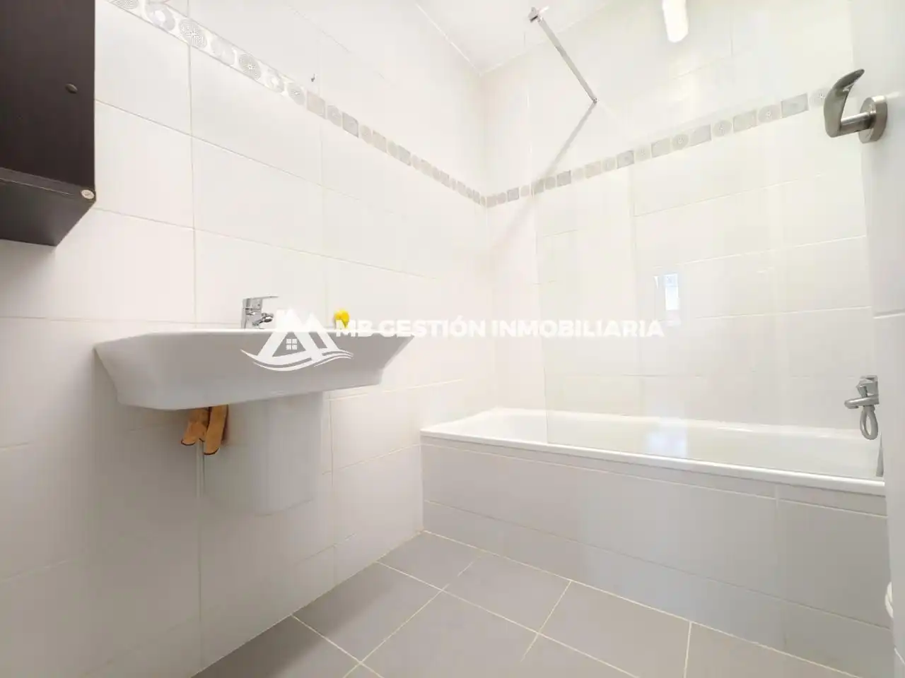 Badezimmer von Wohnung zum Verkauf in Fuenlabrada mit Heizung, Terrasse und Schwimmbad
