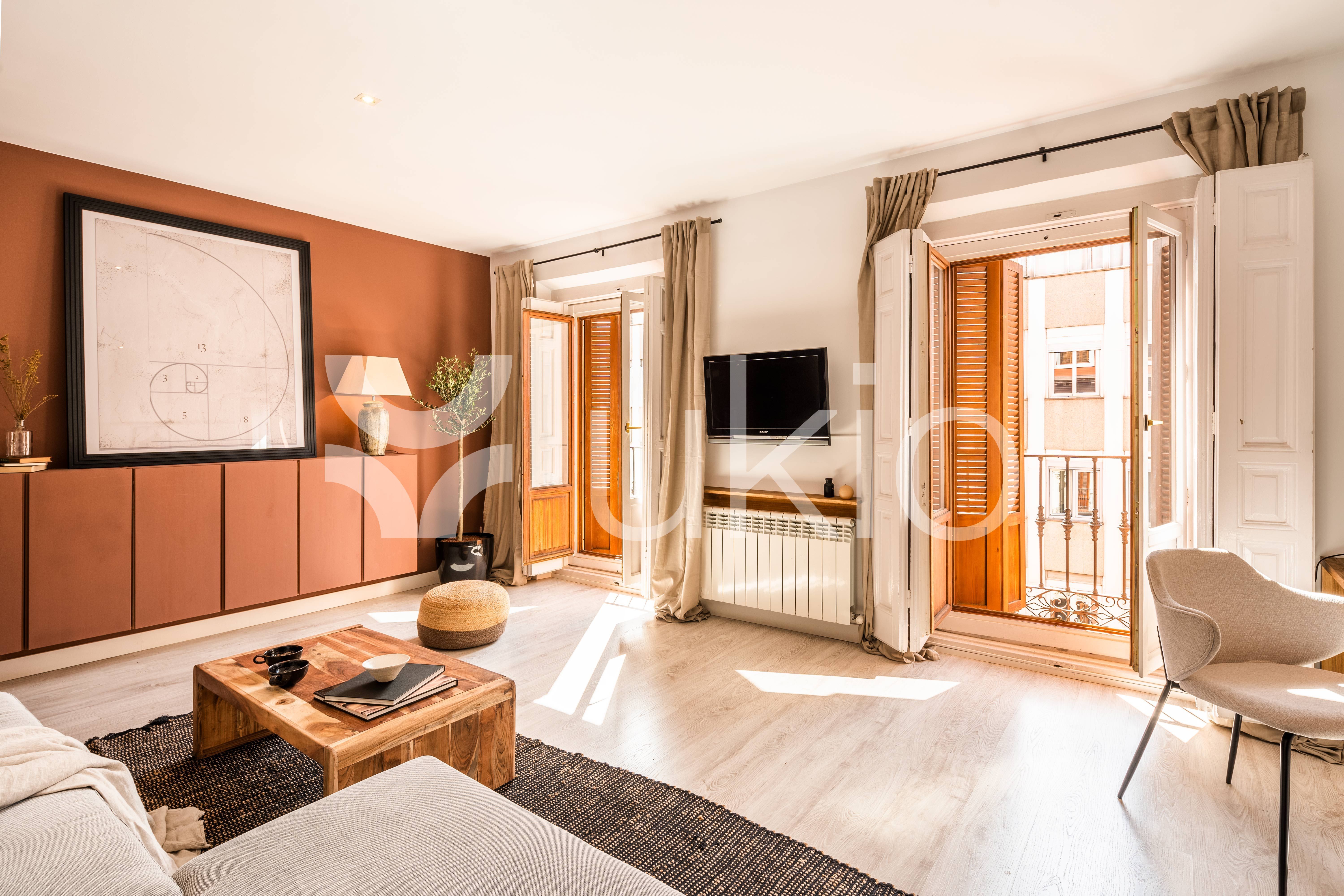 Sala d'estar de Apartament de lloguer en  Madrid Capital amb Aire condicionat, Calefacció i Moblat