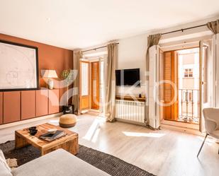 Sala d'estar de Apartament de lloguer en  Madrid Capital amb Aire condicionat