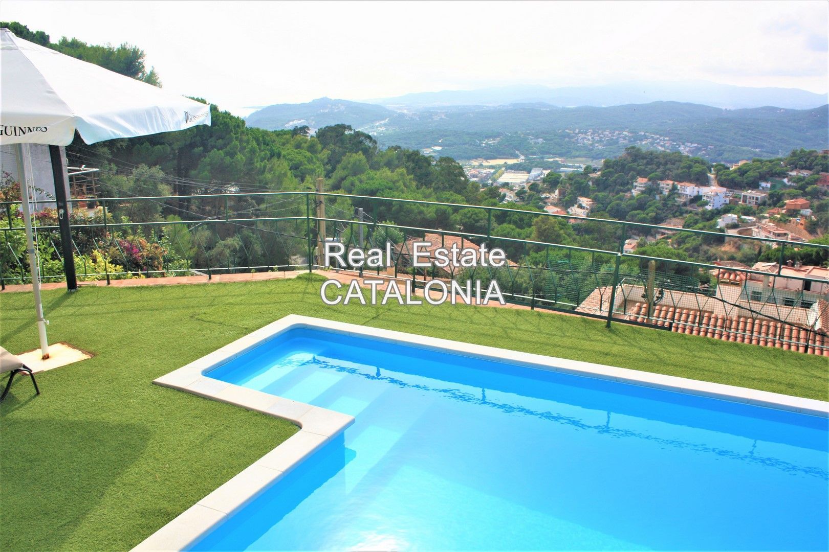 Vista exterior de Casa o xalet en venda en Lloret de Mar amb Jardí privat, Terrassa i Traster