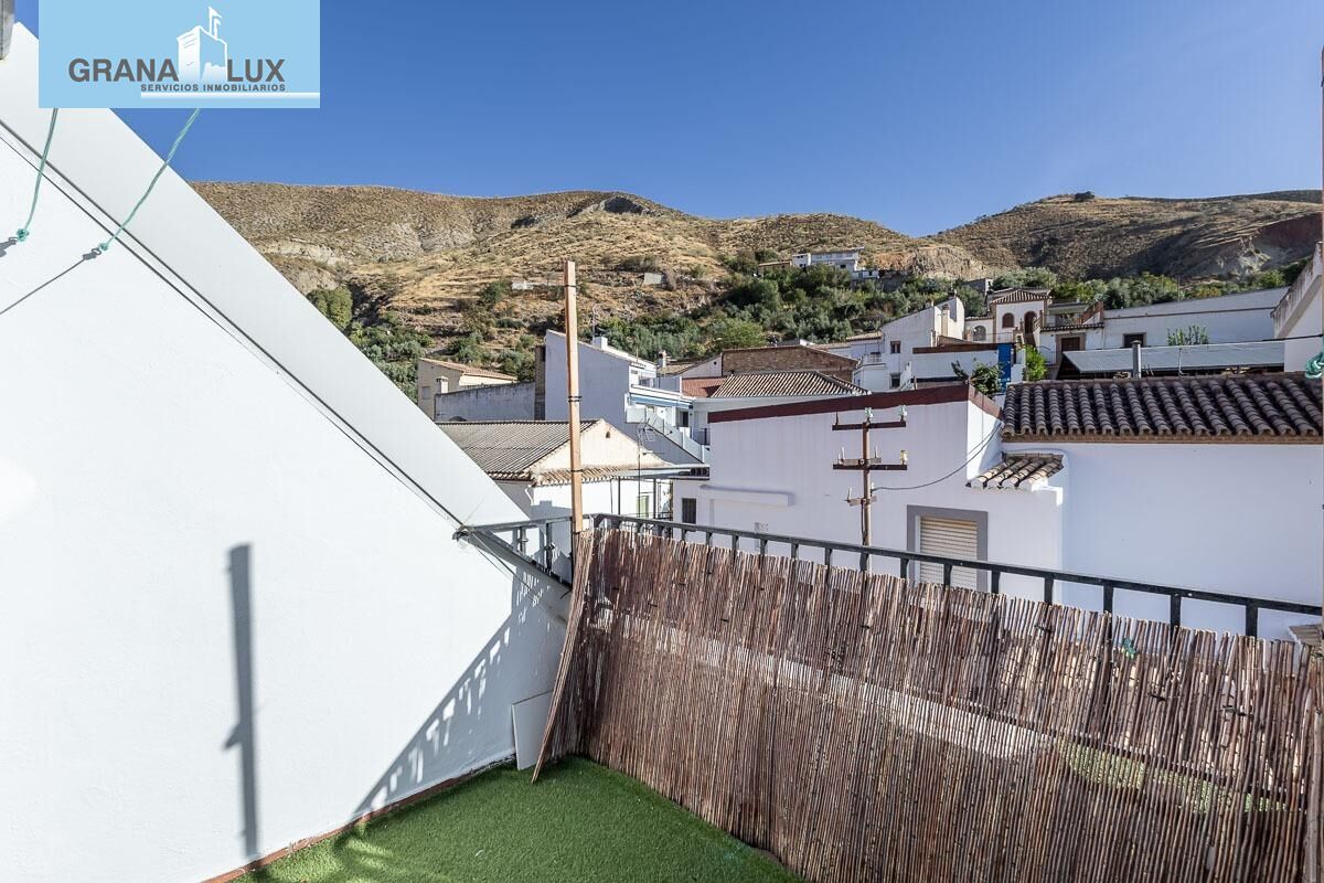 Vista exterior de Àtic en venda en Monachil amb Calefacció i Terrassa