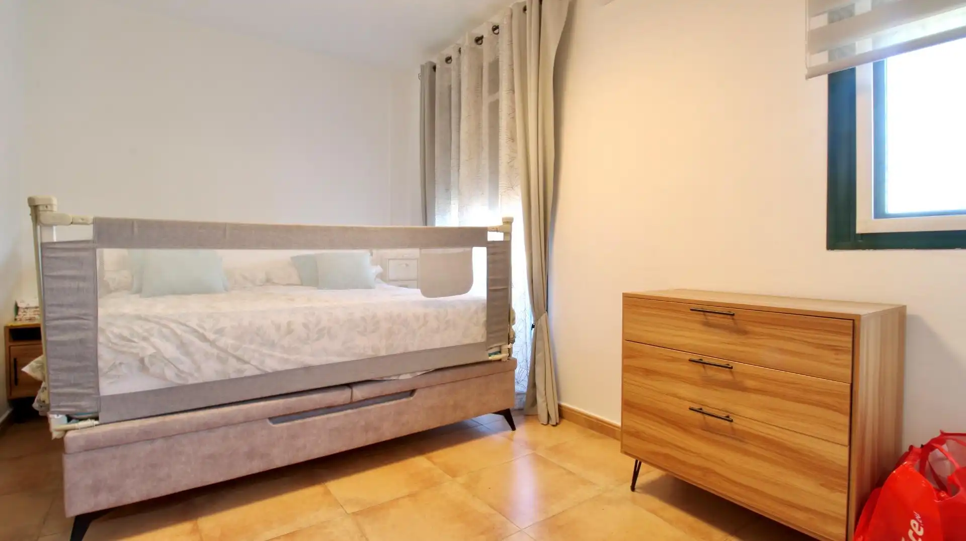 Dormitori de Casa adosada en venda en Alhendín amb Jardí privat i Terrassa