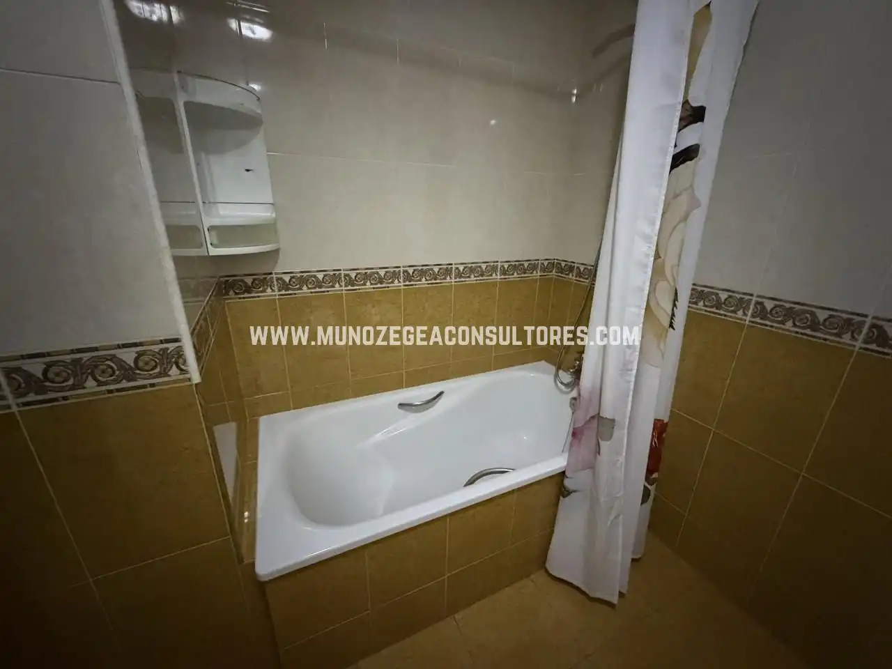 Baño de Planta baja en venta en Lucena con Aire acondicionado y Trastero