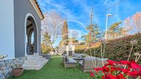 Vista exterior de Casa o xalet en venda en Matadepera amb Aire condicionat, Terrassa i Piscina