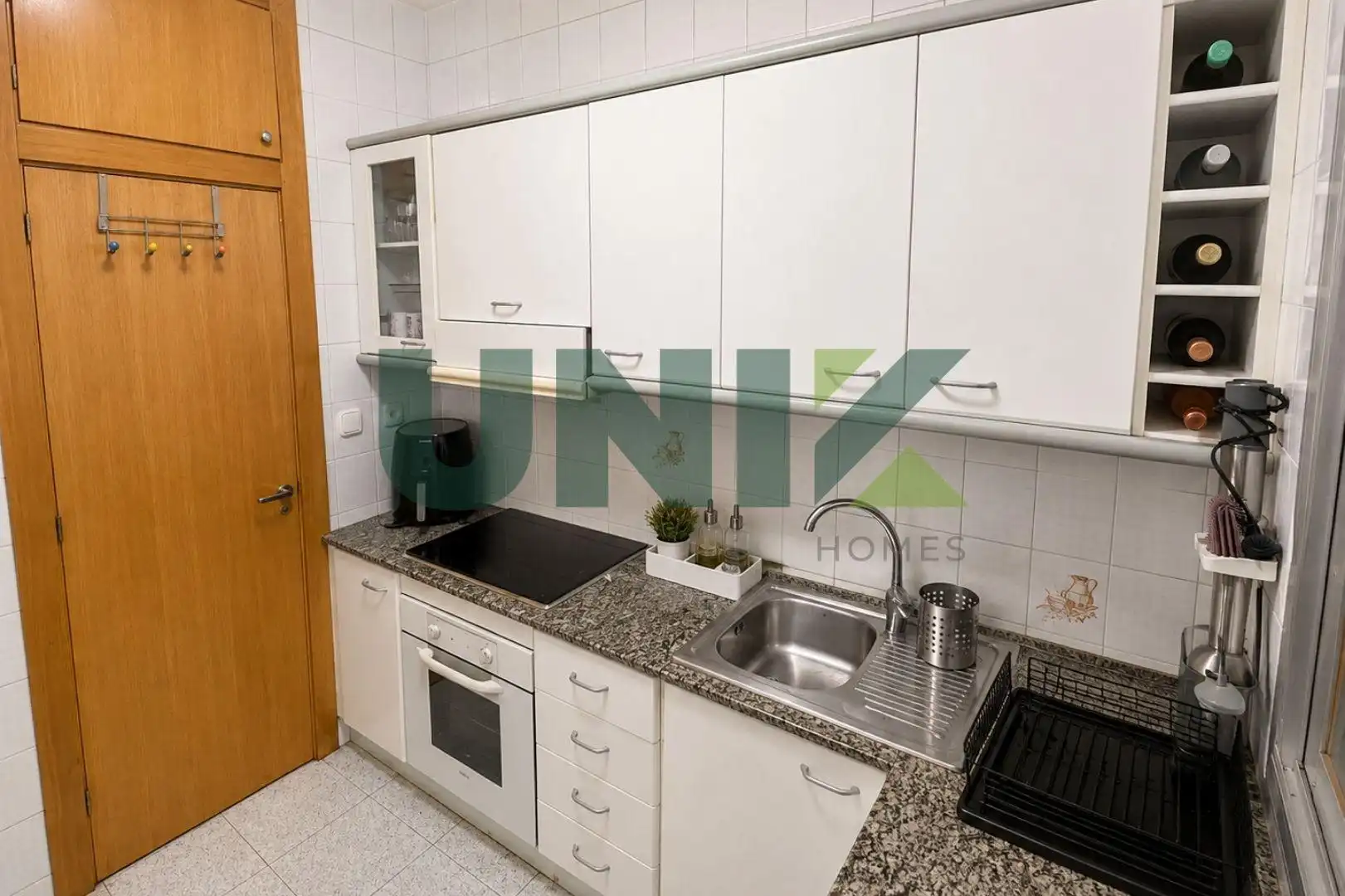 Küche von Wohnung zum Verkauf in Barcelona mit Klimaanlage und Terrasse